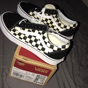 BRAND NEW NEVER WORN Old Skool Vans